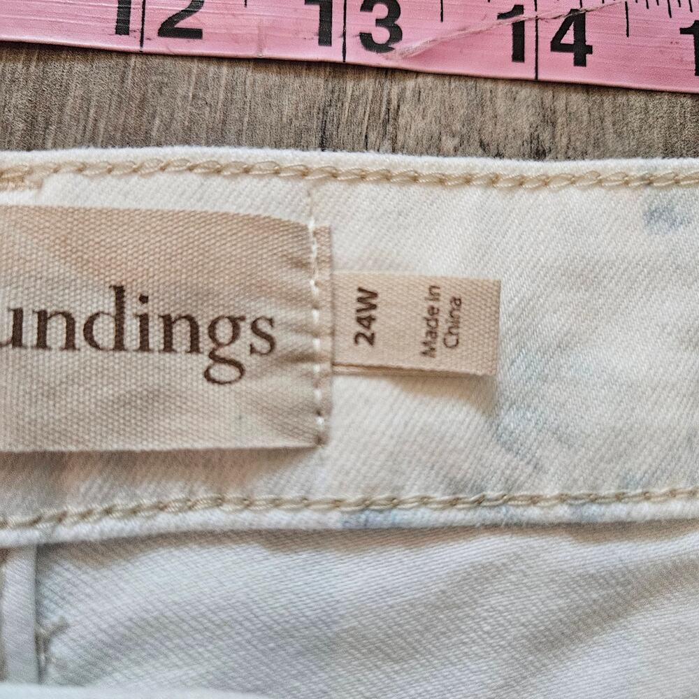 Soft Surroundings Shorts Womens 24W 5 Pocket Ultimate Denim Barely Blue Floral - Picture 9 of 12
